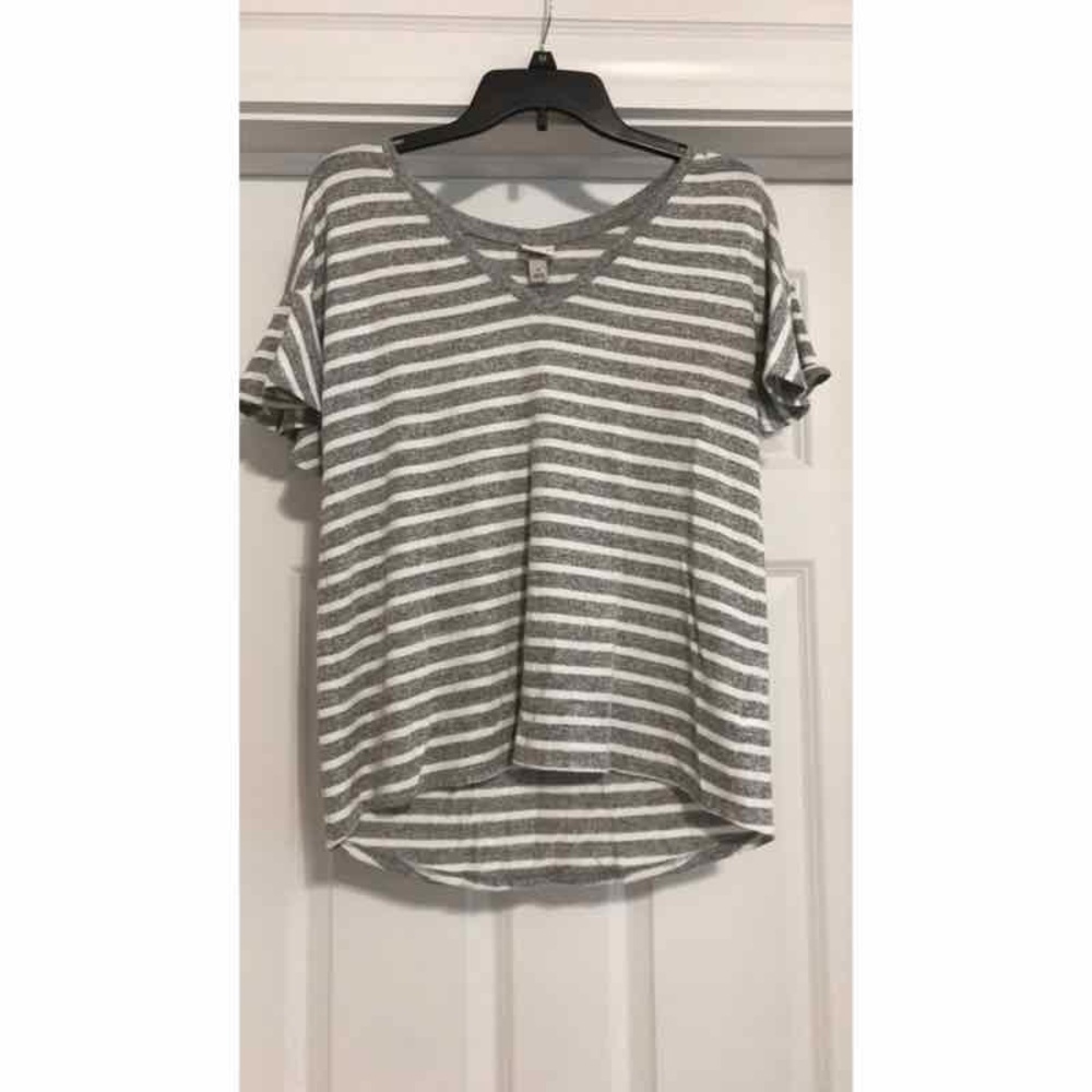 Grey top